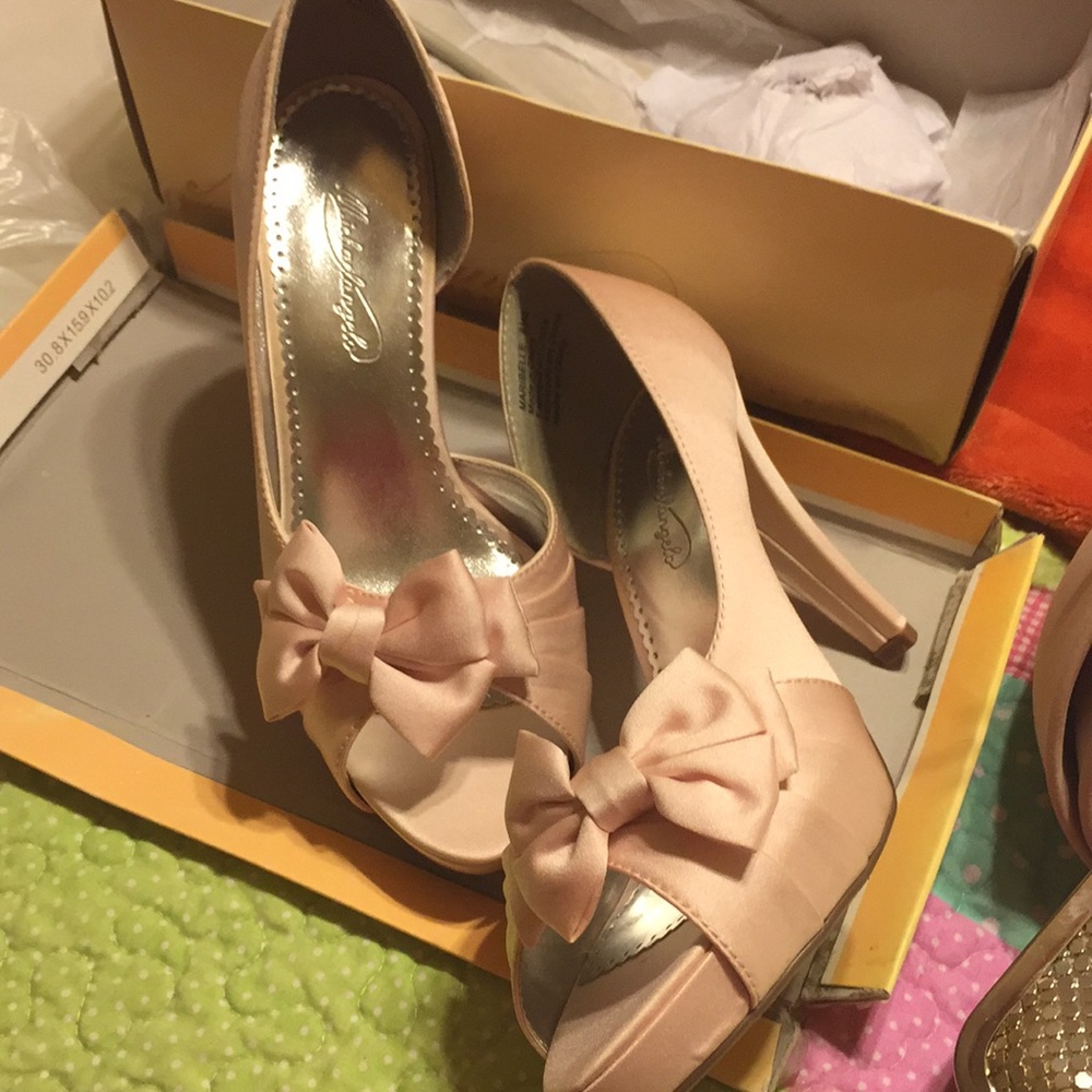 Heels - Picture 2 of 4